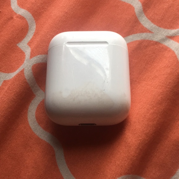 old but it still charges the pods.